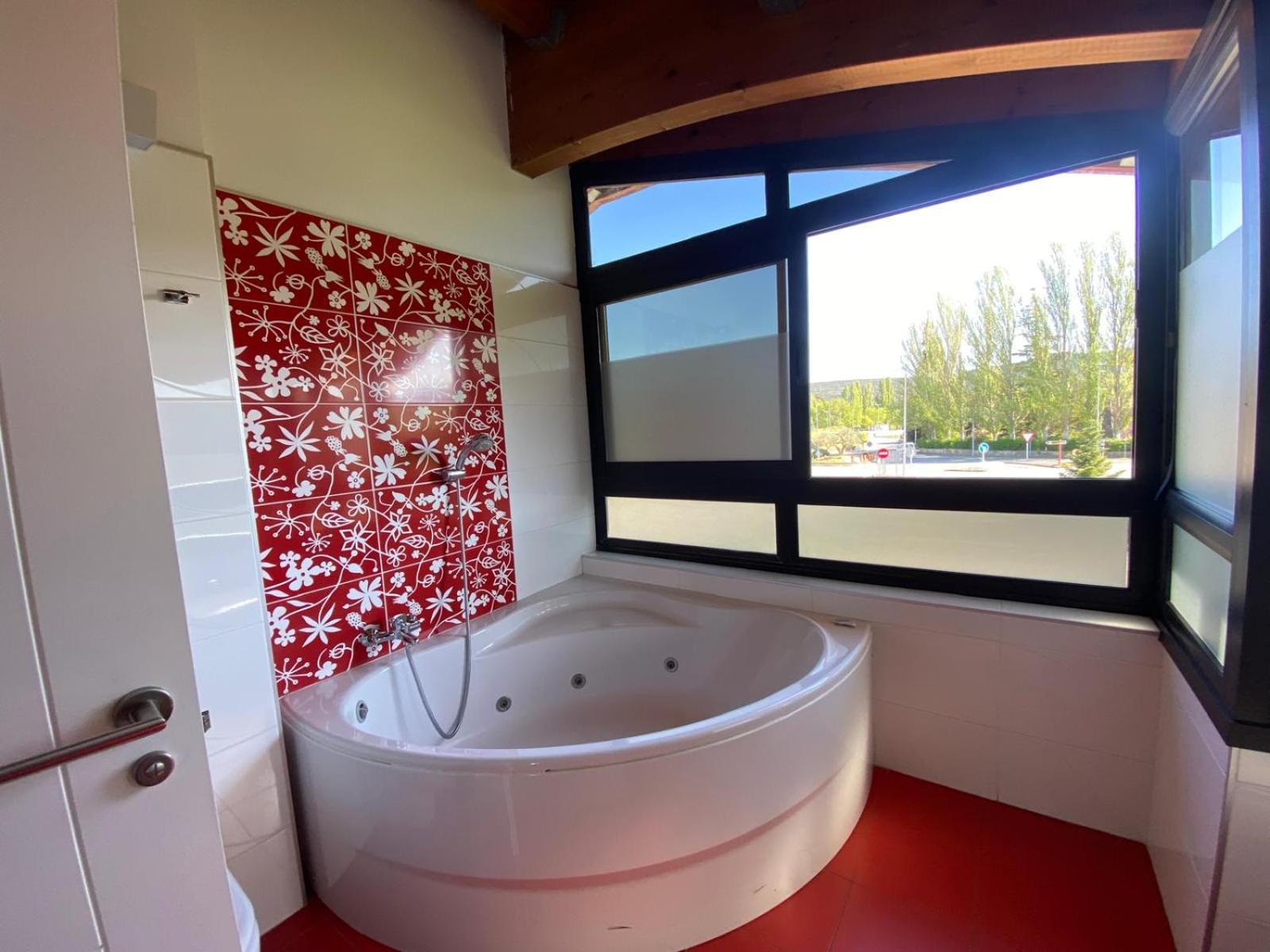 Roomrural Hotel Iru-Bide Лумбиер Екстериор снимка
