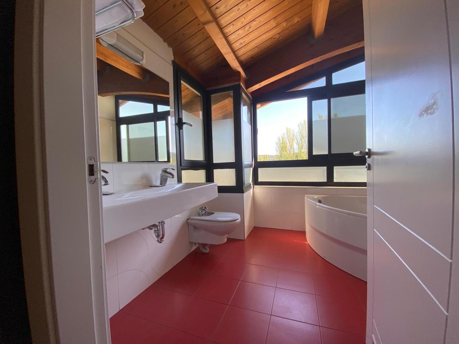 Roomrural Hotel Iru-Bide Лумбиер Екстериор снимка